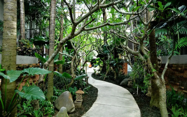 Harris Hotel & Residences Sunset Road