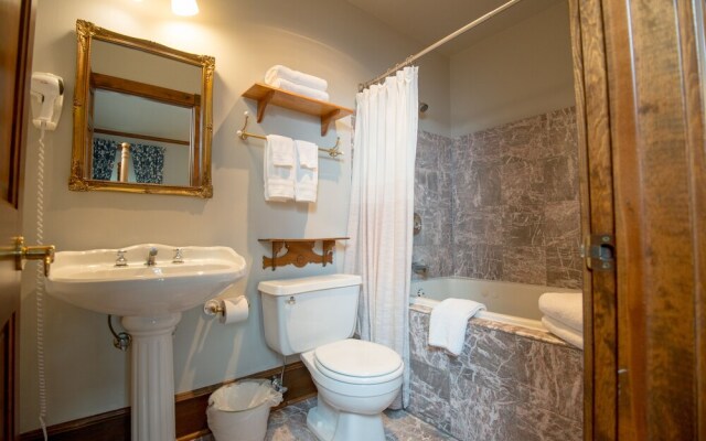 Inn at Cedar Crossing