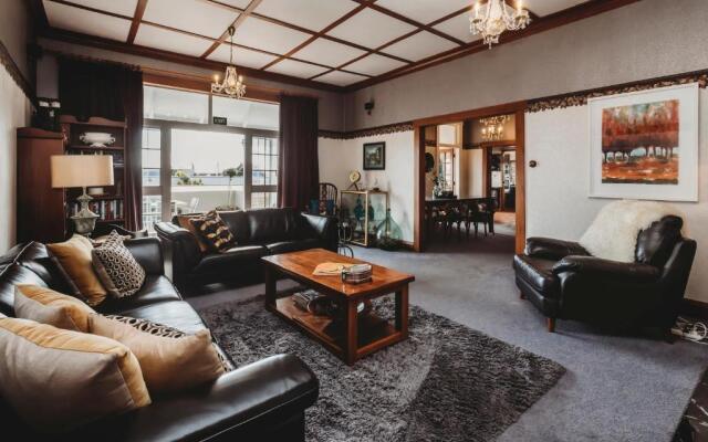 Timata Ora - Sleeps 14