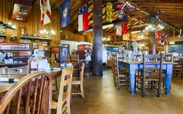 The Smoke House Lodge And Cabins