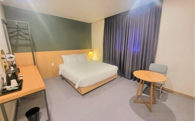 Hotel Leo