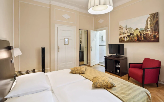 Hotel Astoria Vienna, Curio Collection by Hilton