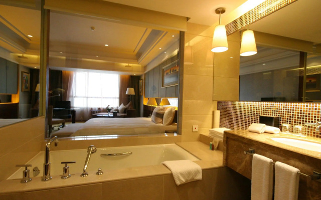 Zhangjiagang Guomao Hotel