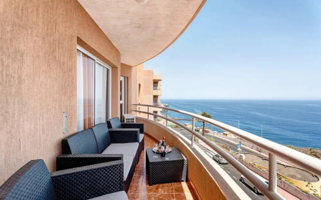Stunning 3 Bedroom Apartment in Radazul With Ocean Views