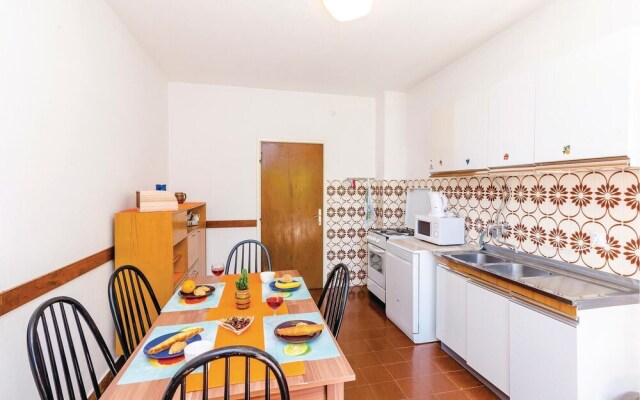Awesome Home in Brsecine With Wifi and 3 Bedrooms