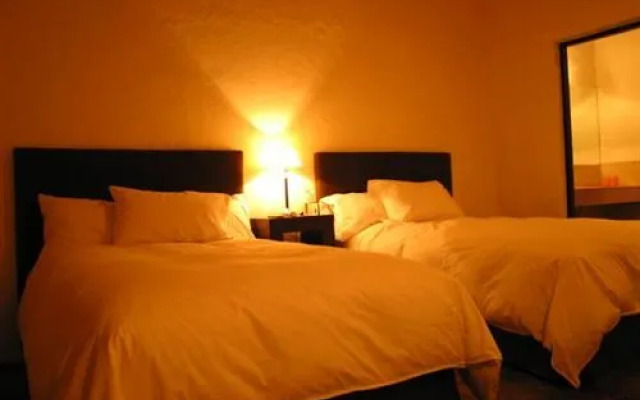 Postales by DOT Boutique