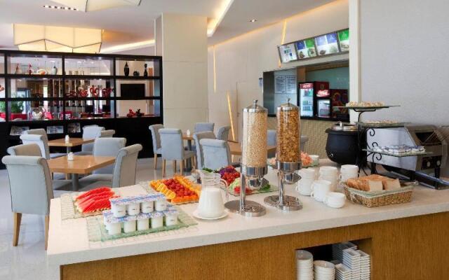 Holiday Inn Express Shanghai Meilong