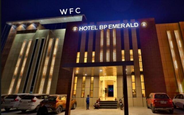 Hotel B P Emerald