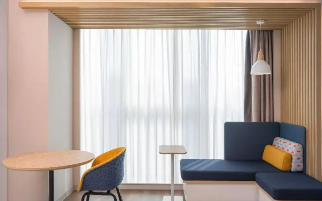 Holiday Inn Express Taizhou Toumen Port – Guest Rooms – Taizhou
