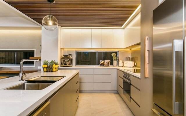 Koko's Beach House 3