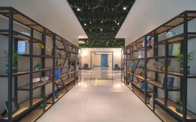 Wanhua Hotel (Piazza del Popolo Hotel)