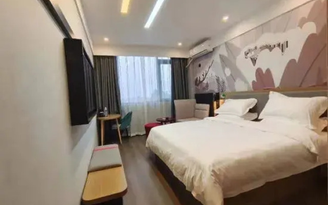 Shangyou Hotel (Xinzheng Guodian Town Huangjin Avenue)