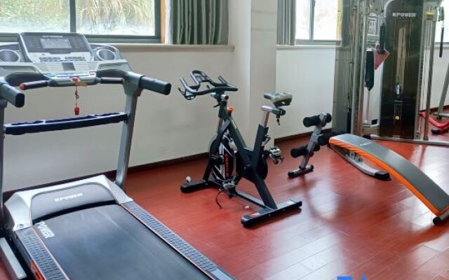 Xihai Hot Spring Holiday Hotel