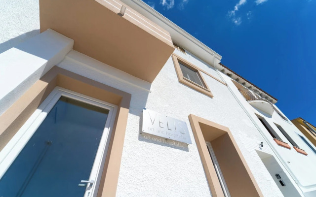 Velis - art & hospitality