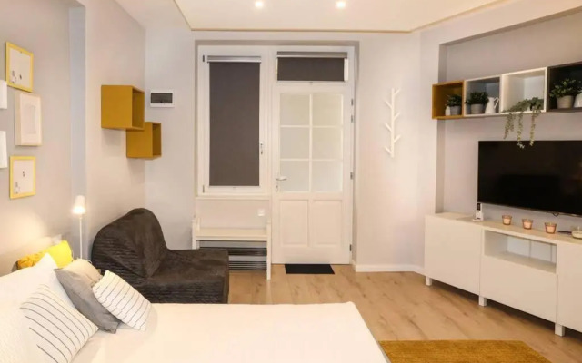 Beautiful studio right in the center