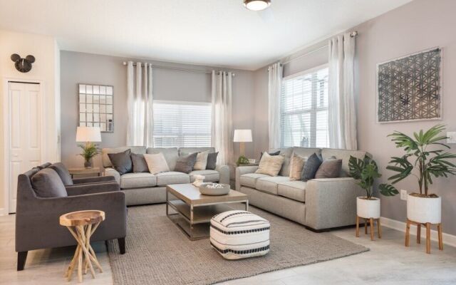 Champions Gate -luxurious 5 Bedroom! Townhouse