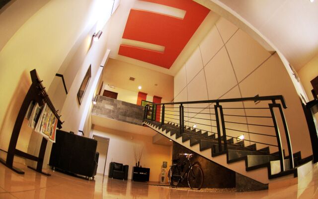 Puri Chorus Hotel