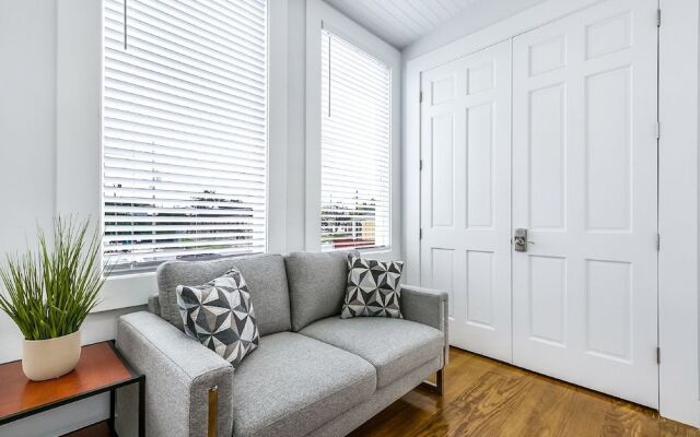 Newly Renovated 4BD Penthouse