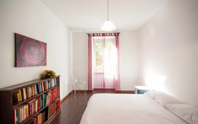 Spacious Apartment in Rome near Sea