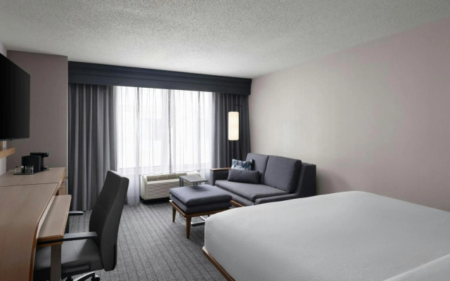Courtyard by Marriott Charlotte City Center