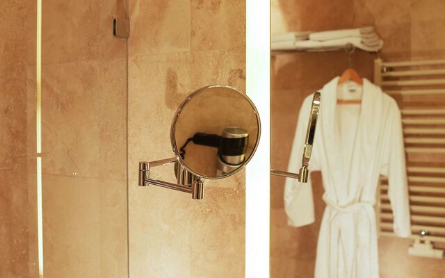 Golden Tulip Ana Dome