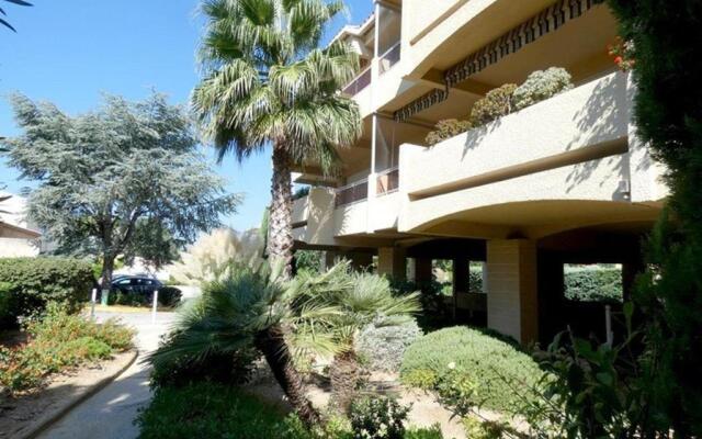 Appartement Le Brusc, 1 pièce, 2 personnes - FR-1-316-250