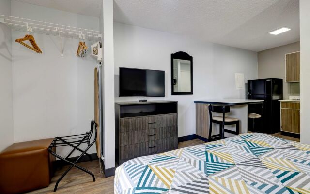 Studio 6 Arlington, TX - South - Dallas