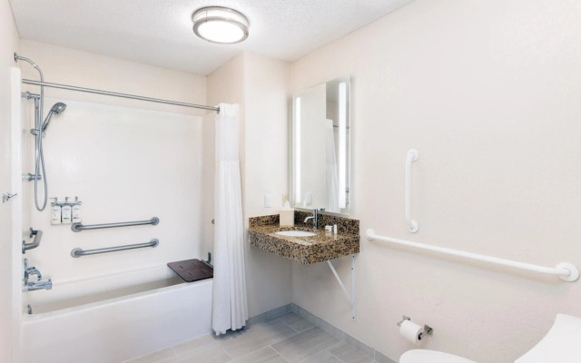 Candlewood Suites Eagan Arpt South - Mall Area by IHG