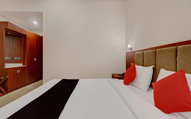 Super Townhouse Kizhakkambalam Tourist Home