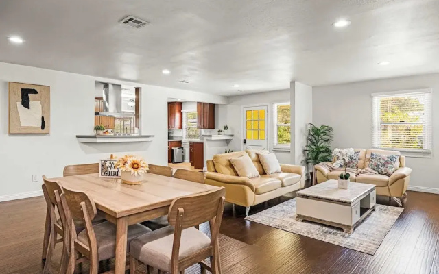 Not Affected by the Fire/spacious Retreat w/ Large Kitchen & Outdoor Patio