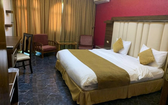 Alanbat Hotel