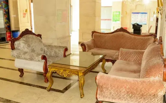 Five seasons  Hotel (Xinyang East high speed railway station store)