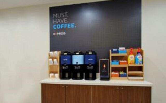 Holiday Inn Express Flint-Campus Area by IHG