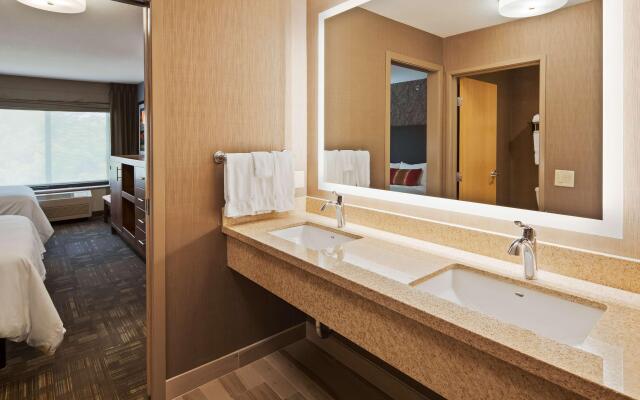 Best Western Plus Cottontree Inn