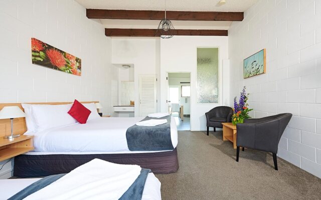 Cobblestone Court Motel – Wenzel Motels