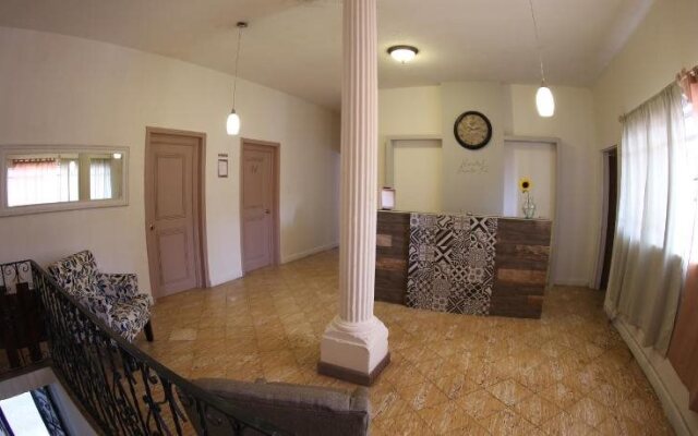 Hostel Punto 72
