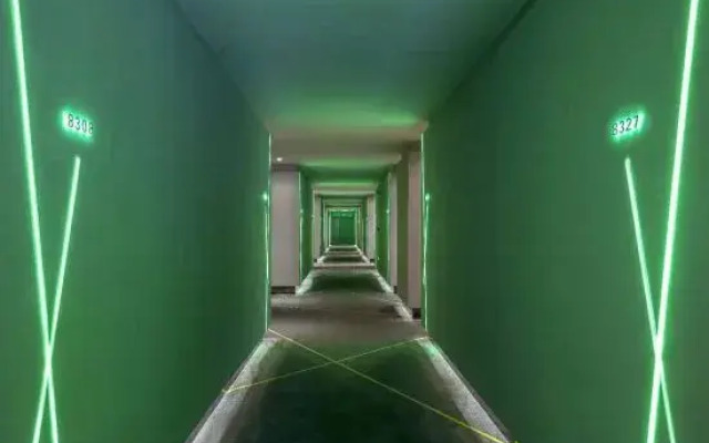 X Art Hotel