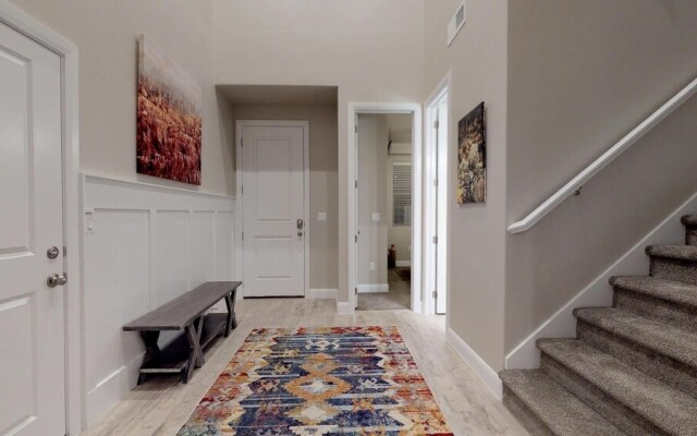 Arroyo Casita 4 Bedroom Townhouse by RedAwning