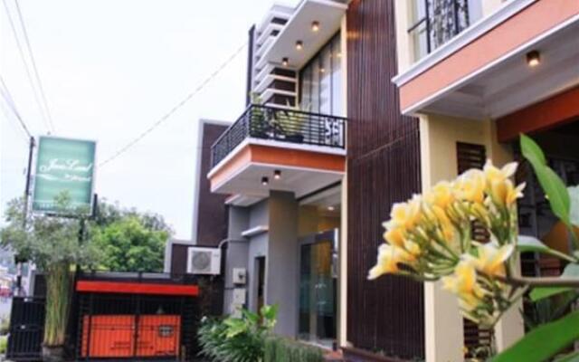 Java Land Hotel