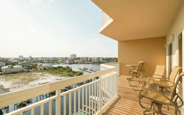 Harbor Landing B0402