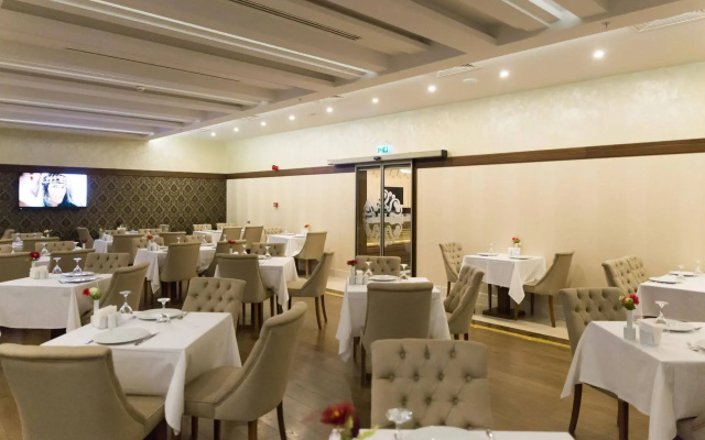 The Grand Mira Hotel