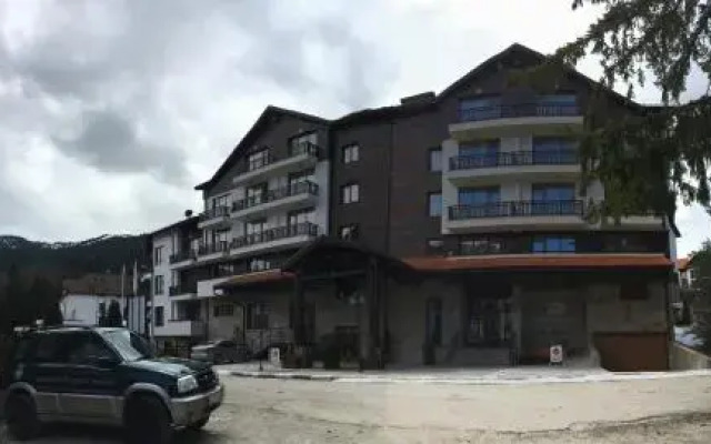 Rivendell Apartments Semiramida Gardens
