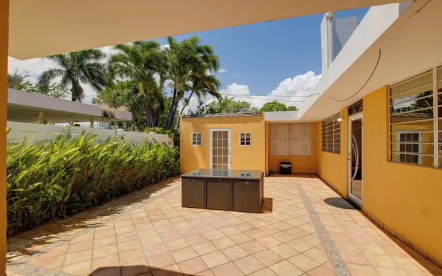 Private Heated Pool: Walk to Isla Verde Beach