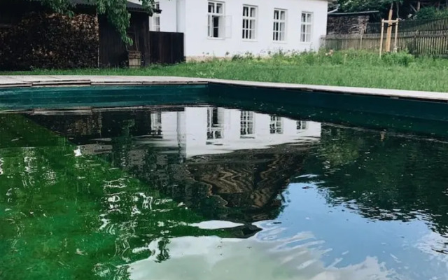 Villa in Javorek Near Zlamanec Park