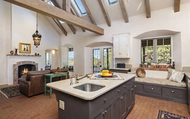 Arroyo Vista - Secluded Southwestern Luxury