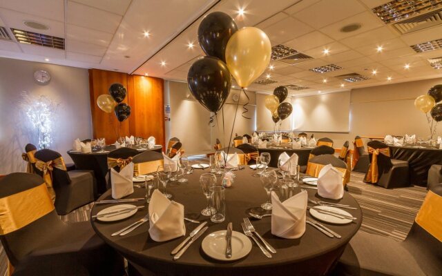 Holiday Inn Reading South M4 Jct11 by IHG