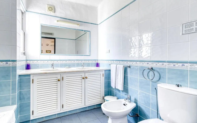 14B Quinta do Paraiso Amazing House Located in t