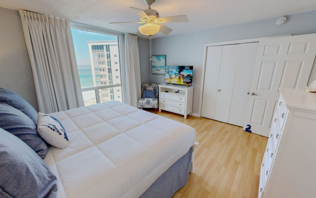 Shoreline Towers 2111 3 Bedroom Condo