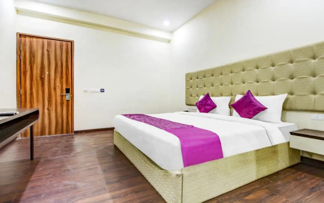 Hotel Mavens Orange Gurgaon