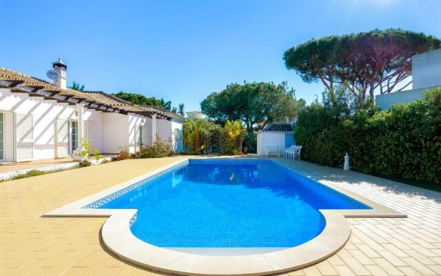 Exclusive Villa Toulouse with pool in Falesia Algarve